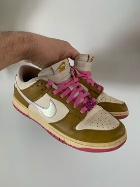 Nike Dunk Low SE Just Do It Sneakers